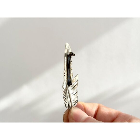 Feather Shaped Sterling Silver Vintage Southwest Classic Brooch Pin | Pendant - Picture 7 of 10
